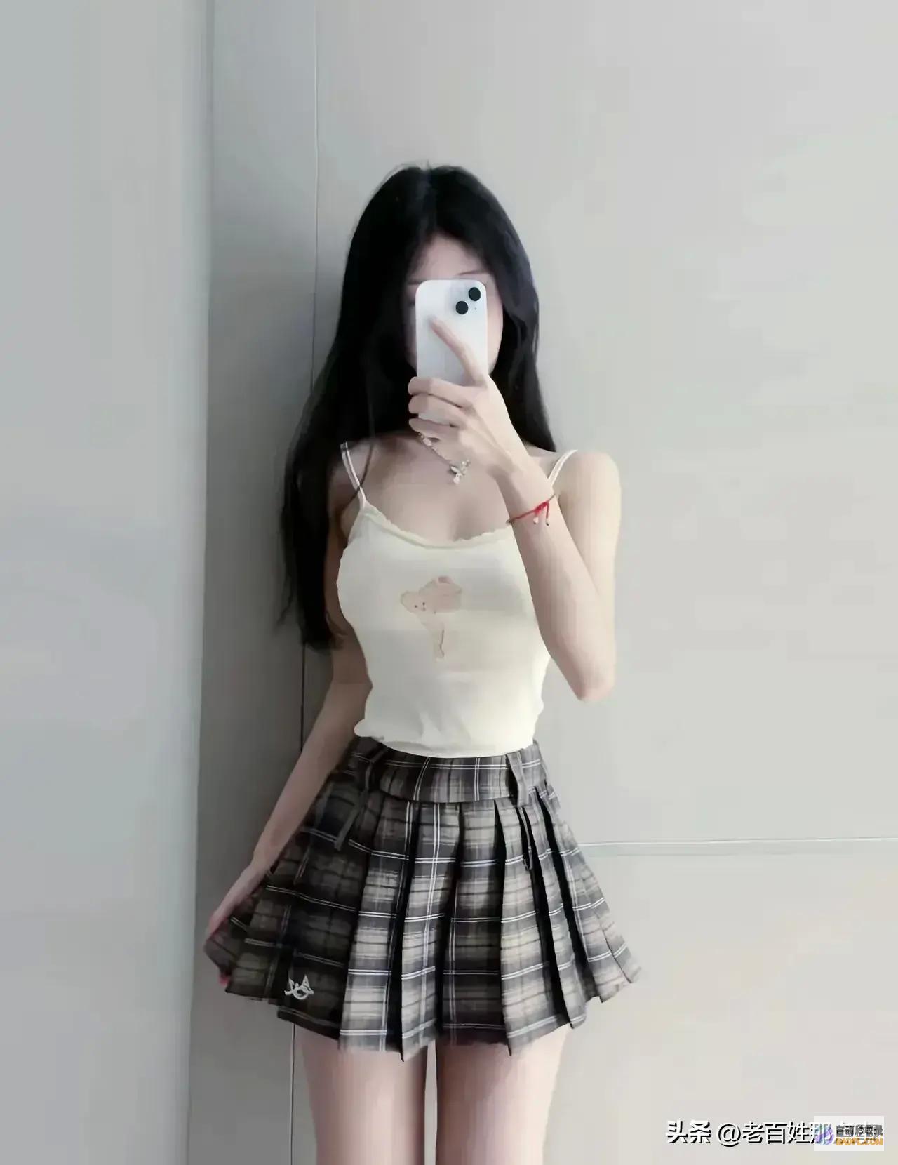 辣眼睛美女音乐节被女子脱裤露私处猥亵当场被抓