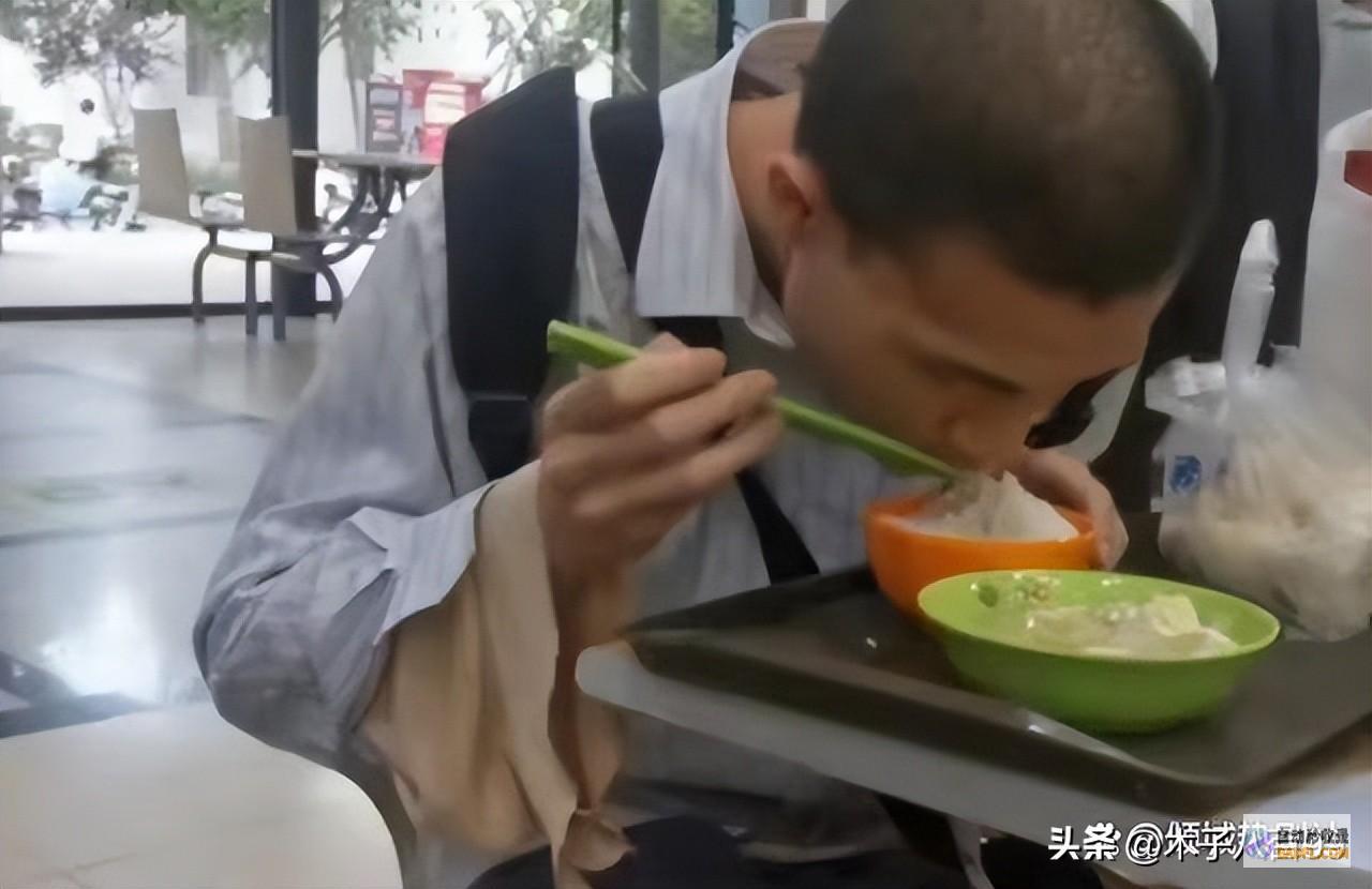 我要是这样走韦东奕爬楼梯都斜着走网友老婆非说