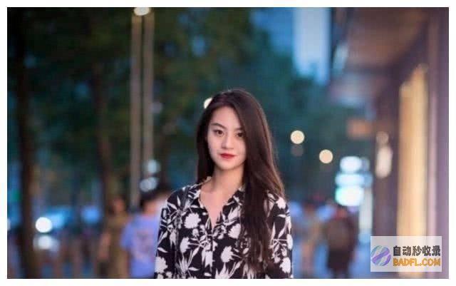 她也只是仔细上班而已！ 过她吧！大家不要再骂她了 挺不幸的 (她也只是个女孩)