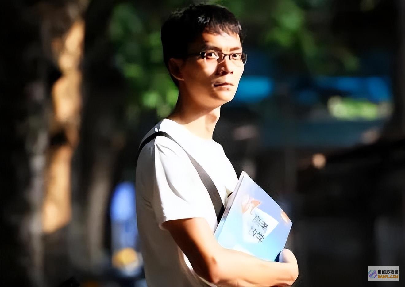 大家感觉是真的吗16次高考的唐尚珺称明年不考了