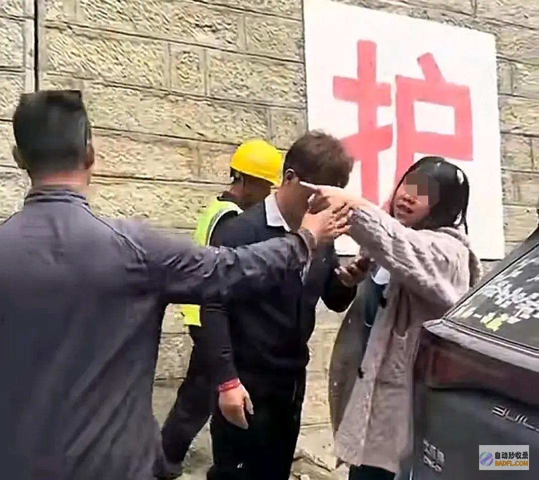 车上孕妇骂人扬言太嚣张318线一车逆行引众怒我7