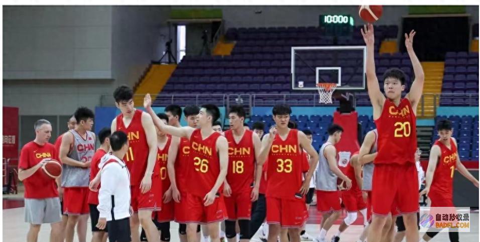 两大疑问要处置 情何以堪！廖三宁15分 中国男篮33分惨败 (两大问题)