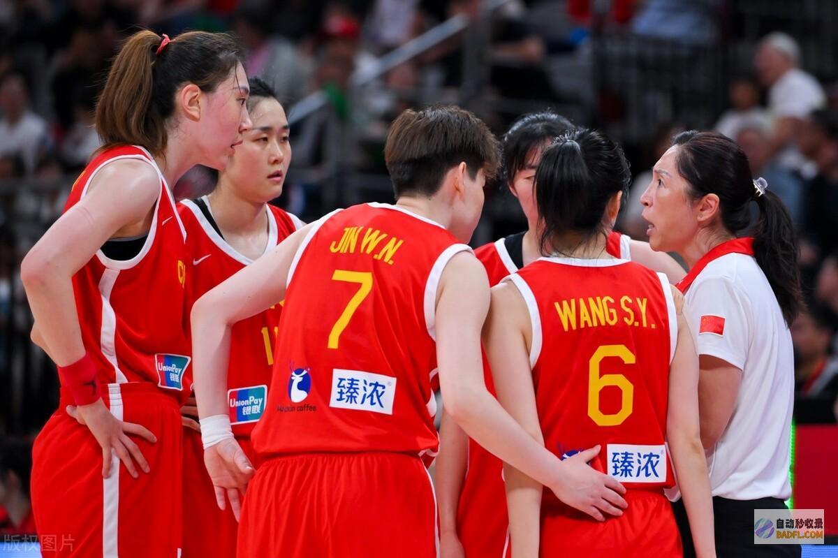 中国女篮巴黎奥运难夺金狂输28分李梦韩旭霸气摊
