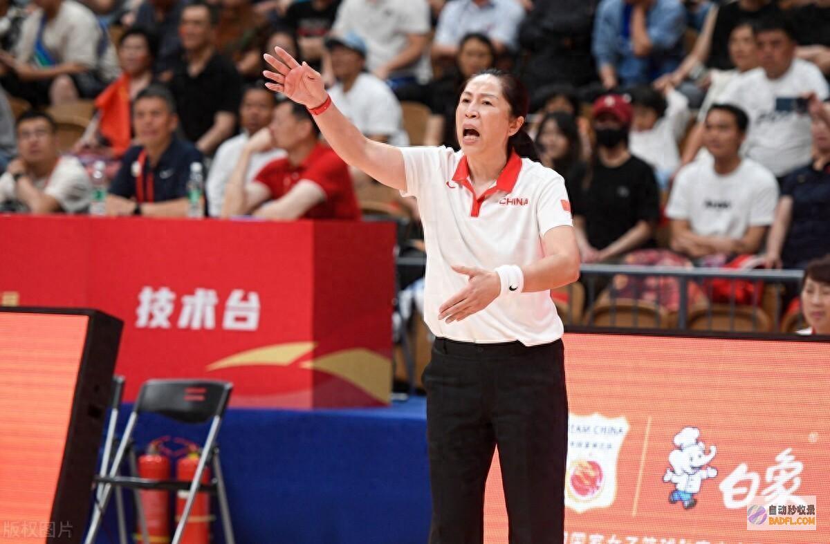 中国女篮巴黎奥运难夺金 狂输28分 李梦韩旭霸气摊牌 10战8败 (中国女篮巴黎奥运会名单)