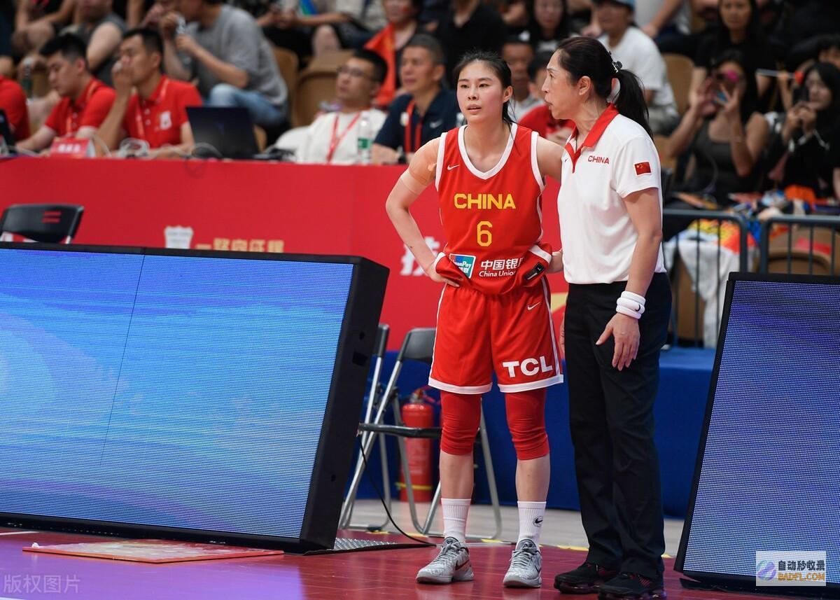 中国女篮巴黎奥运难夺金狂输28分李梦韩旭霸气摊