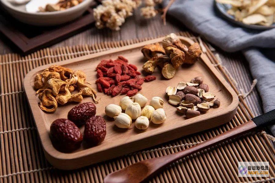 食疗养生：提升免疫力的神奇食谱 (提神食疗)
