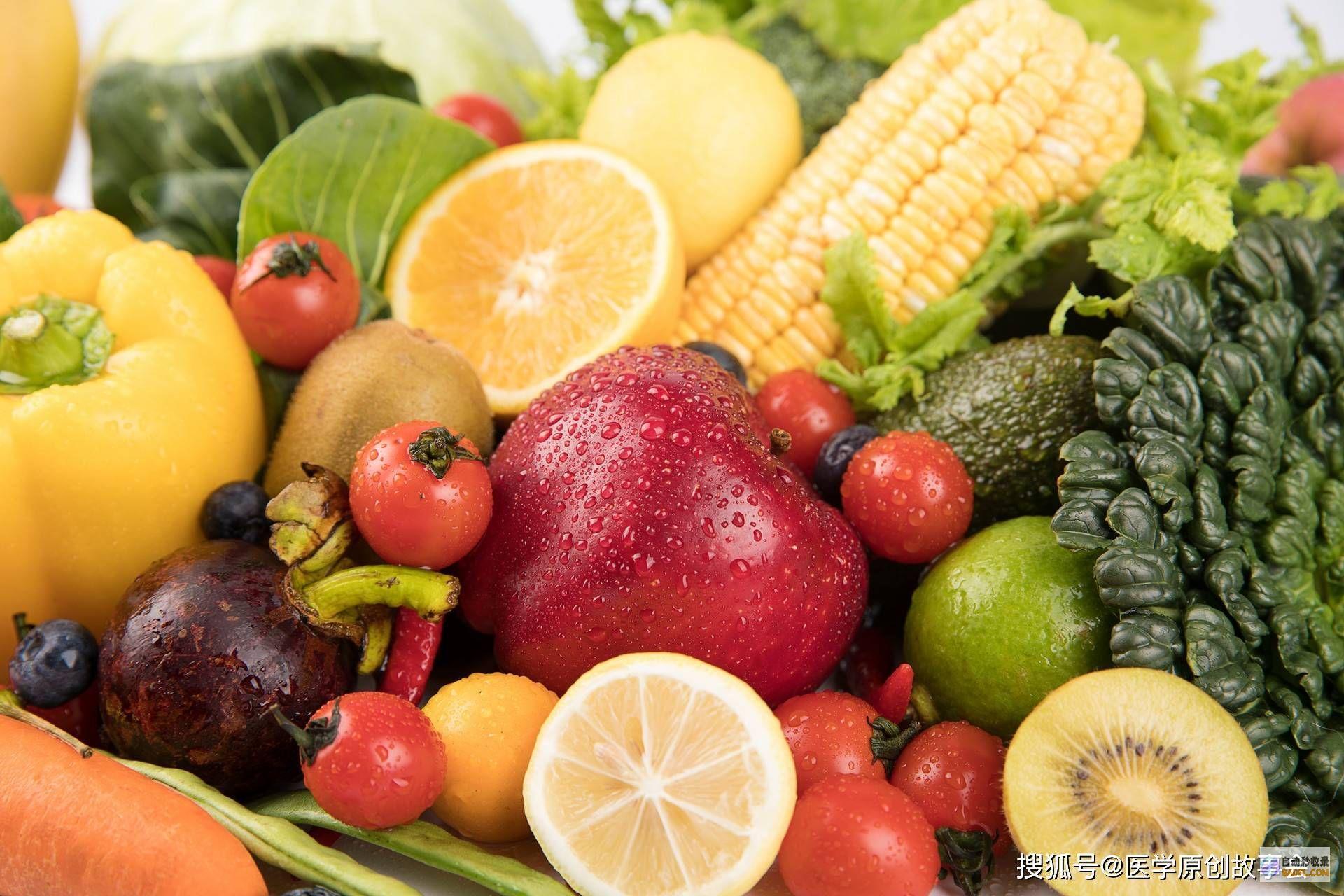 多吃新鲜蔬果：新鲜蔬果富含维生素、矿物质和膳食纤维，可以增强免疫力，提高身体抵抗力。(多吃新鲜蔬果可以预防手足口病吗)