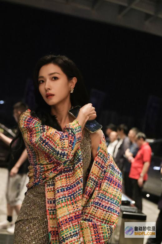 谁看了能不心动和恻隐万茜这个样子好美这称的上