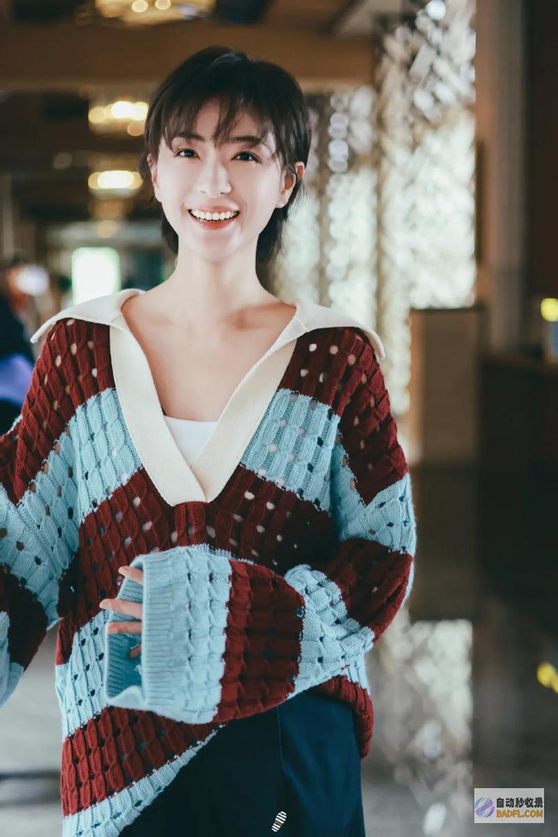 万茜这个样子好美谁看了能不心动和恻隐这称的上