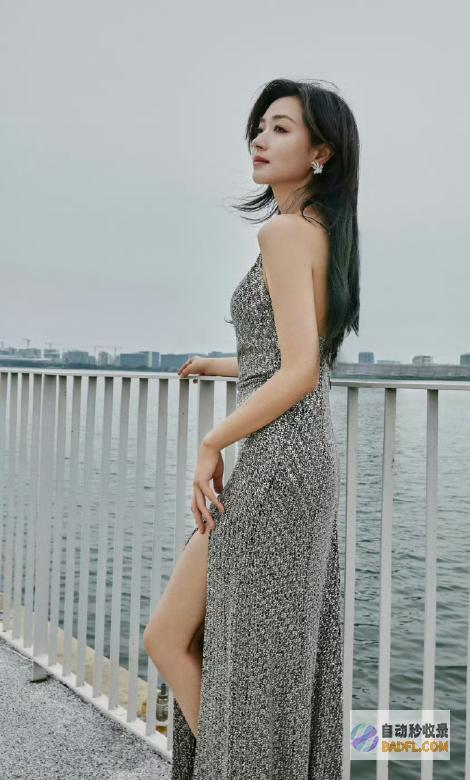 万茜这个样子好美谁看了能不心动和恻隐这称的上