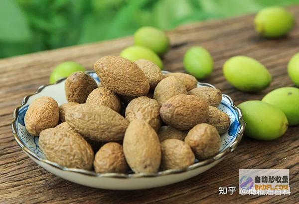 探索食用橄榄油的非凡美容好处：从滋养肌肤到焕发秀发，揭开其隐藏的功效 (探索食用橄榄的秘密)