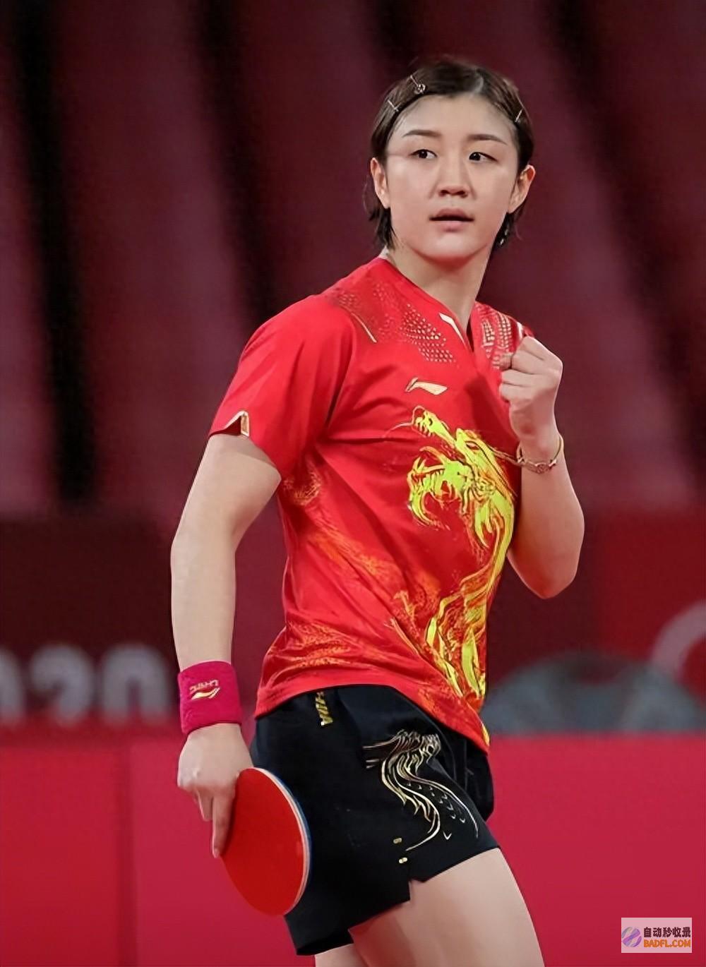 王曼昱秀美 孙颖莎直腰 30岁陈梦高马尾闪亮全场 国乒出征仪式 (王曼昱孙颖莎照片)