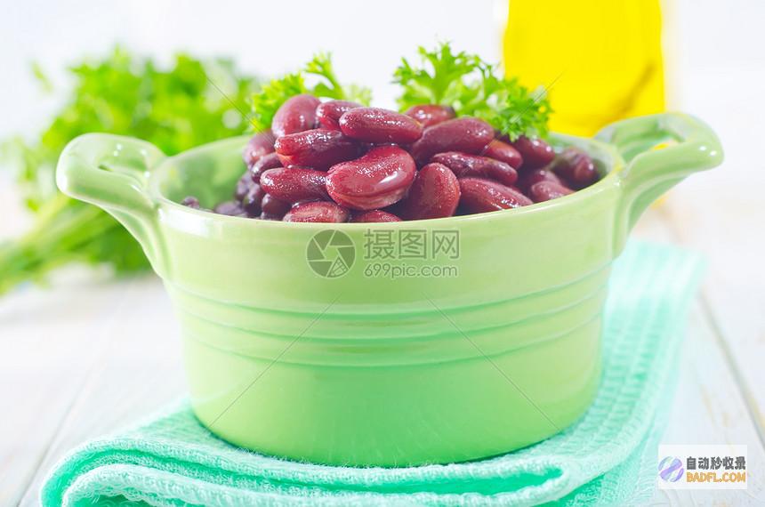 解锁扁豆的营养力量：它对健康的好处和营养成分一览无遗 (扁豆有哪些营养与作用)