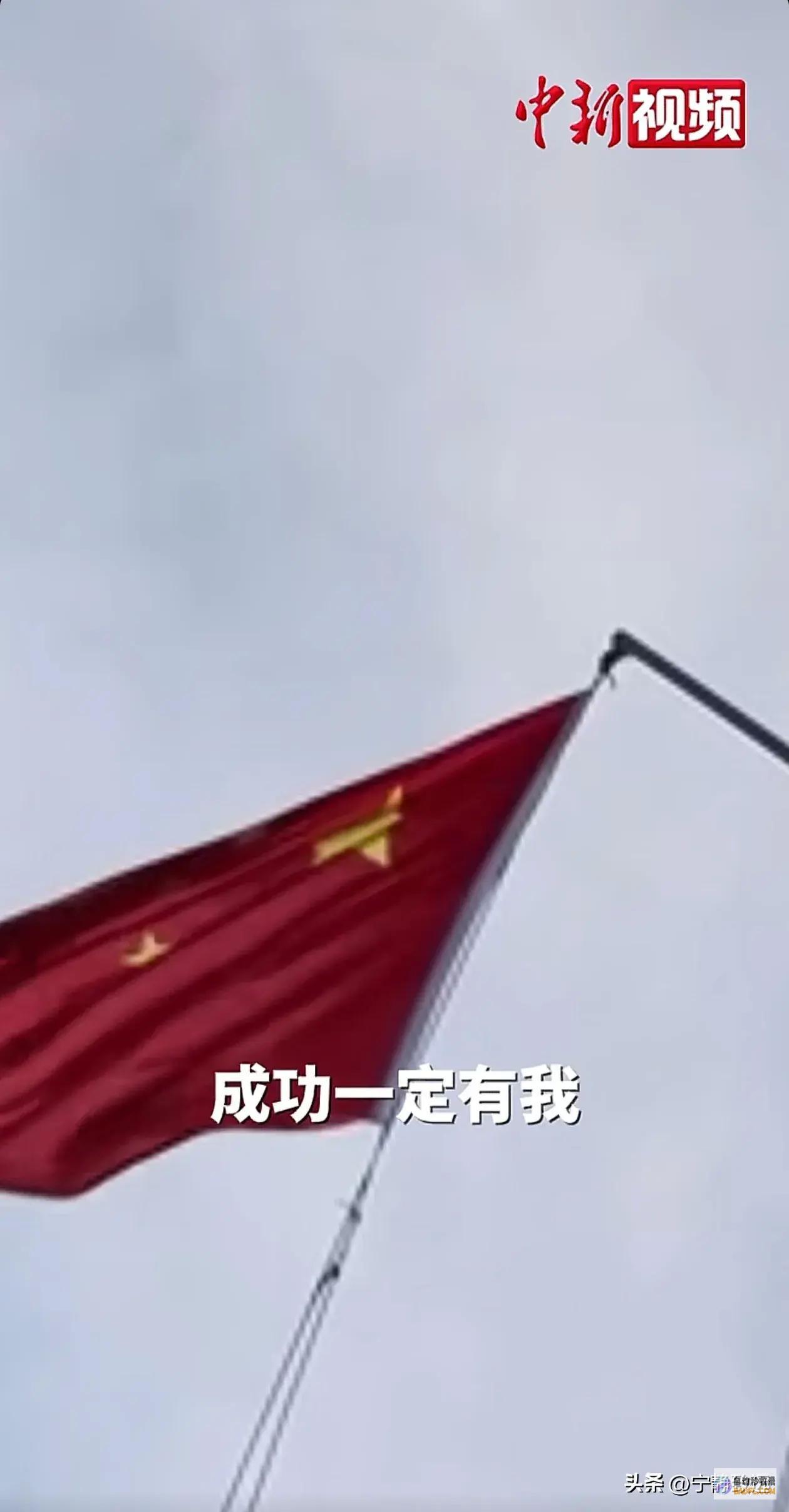 山东舰旁055雷霆反击震撼外军舰艇迫近寻