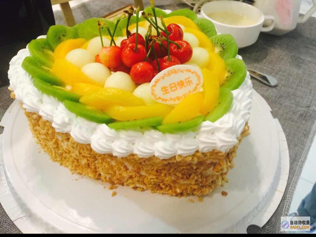 制作美味蛋糕的简单分步指南 (制作美味蛋糕大作战视频)