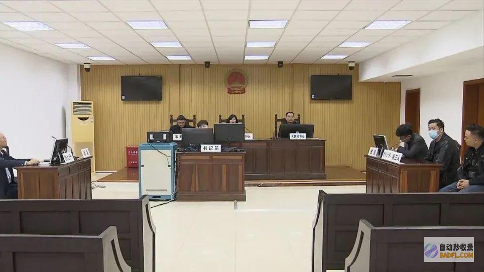 事发上海街头男性醉卧马路碾轧身亡送她回家的好
