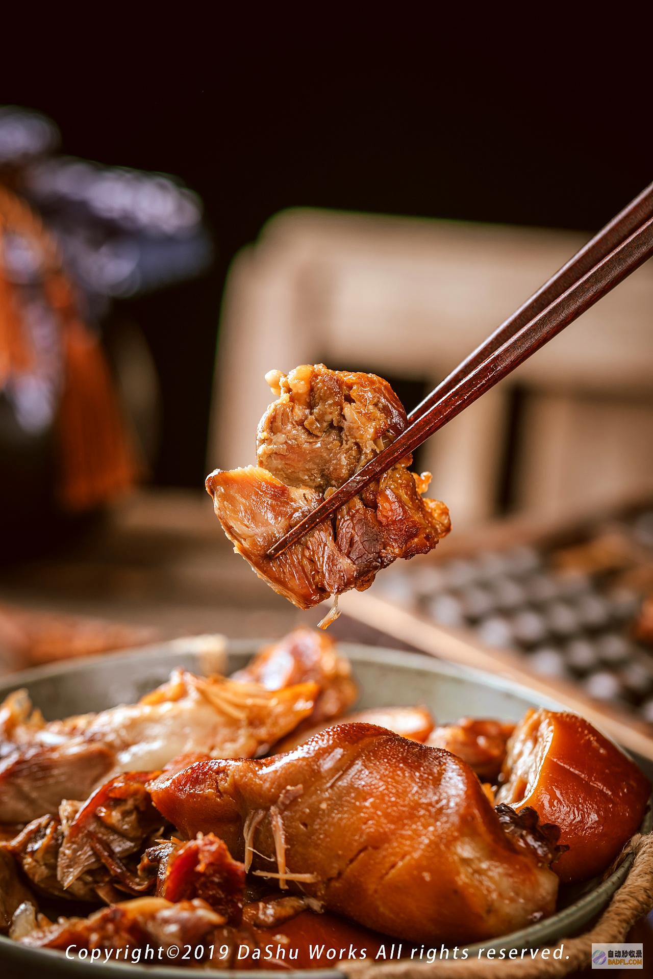 卤猪头肉：一步步打造美味佳肴 (卤猪头肉一般多少时间最佳)