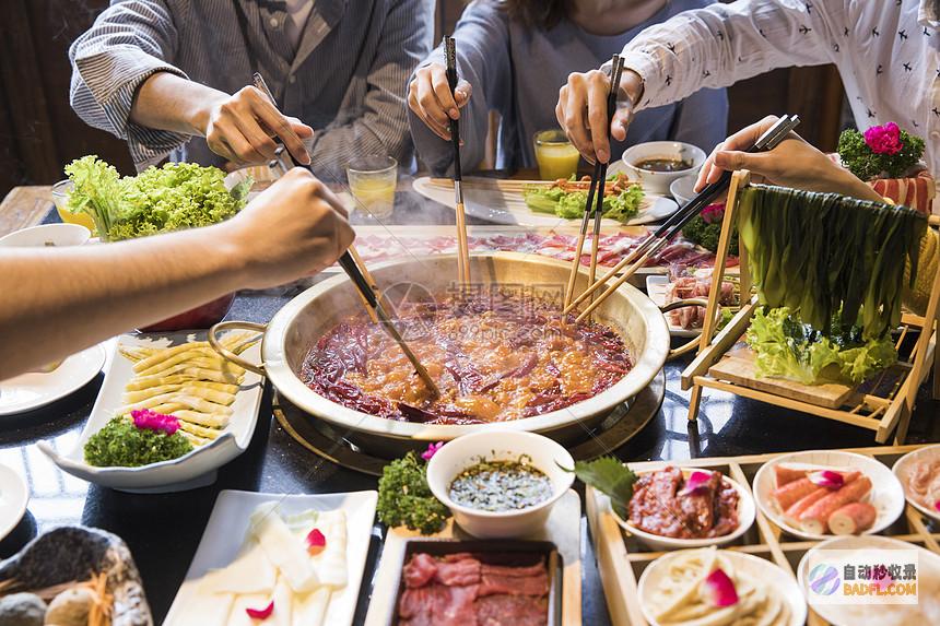 家庭烤肉盛宴：一步一步教你制作令人垂涎欲滴的烧烤大餐 (家庭烤肉盛宴菜单)