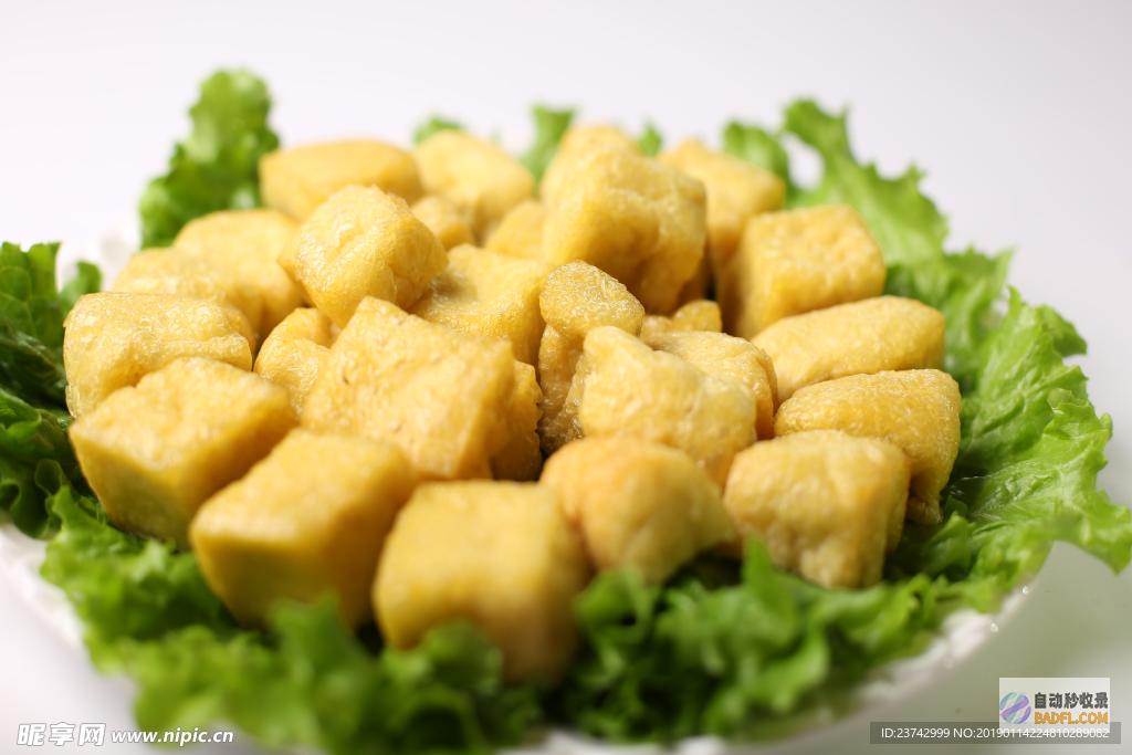 油豆腐：传统美食的美味秘诀，探索其用途和风味 (油豆腐的作用及功效作用)