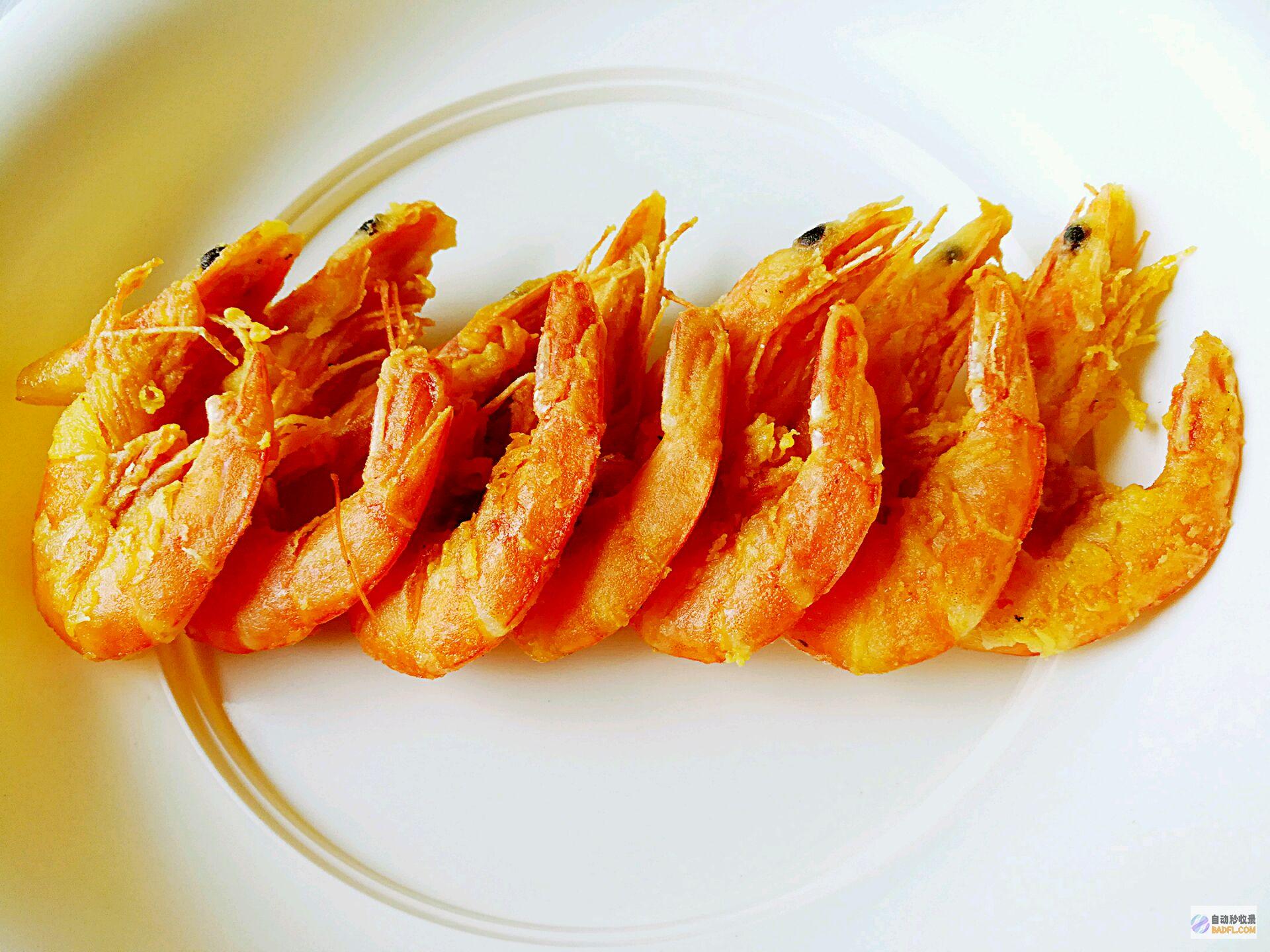 油炸大虾的烹饪指南：酥脆美味的虾料理 (油炸大虾的烹调方法)