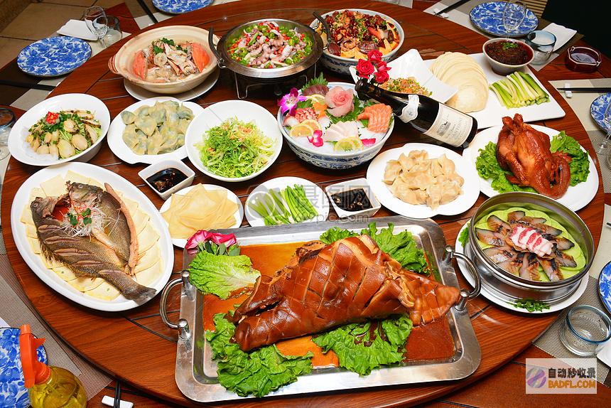 居家必备美食大揭秘：酱鸡爪的究极烹制指南 (居家必备美食有哪些)