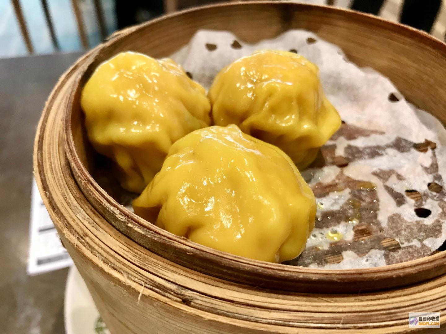 将面皮包起来，捏紧边缘，形成馒头状。(将面皮包起来怎么做)