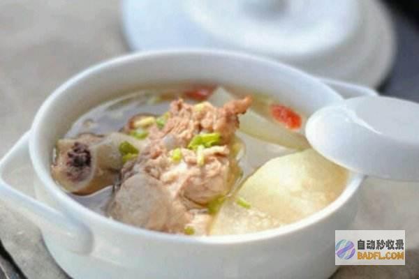炖排骨：香嫩美味，营养丰富的冬季暖身菜肴 (炖排骨做)