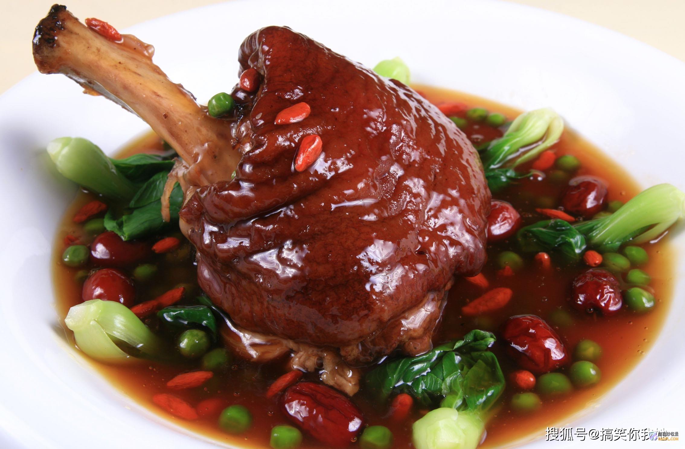 肘子烹饪指南：家庭烹饪的美味秘密，打造令人垂涎的餐桌盛宴 (肘子烹饪指南最新)