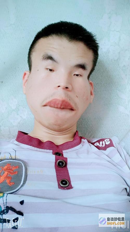 太搞笑了！男性洗完澡发现男更衣室有女生上热搜 评论区笑喷了 (搞笑男生)