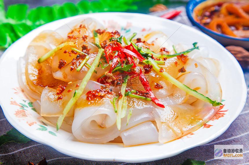 东北拉皮制作指南：在家轻松制作正宗东北风味 (东北拉皮制作方法)