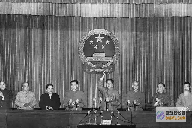 第六届全国大漠健身静止会在中卫揭幕 (第六届全国大学生艺术展演)