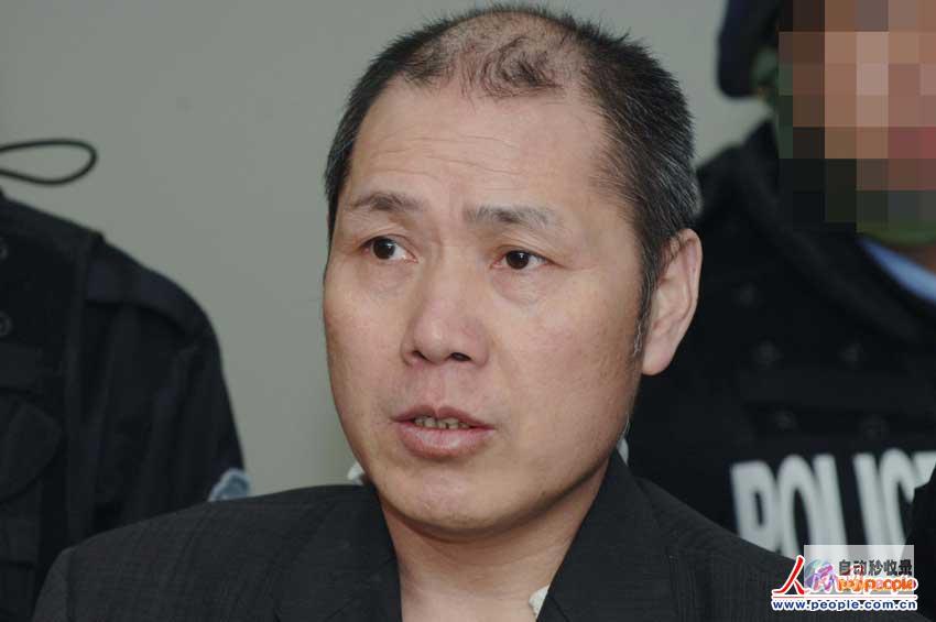 突发 居然面临赔付10万元到20万元 乘客误将应急舱门关上 (突发状况的应对叫什么)