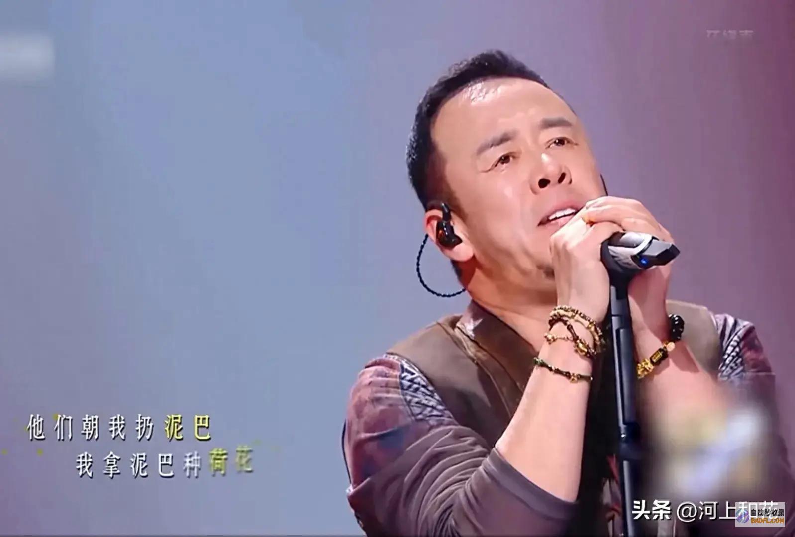 杨坤神曲 评论区炸裂了 两天播放量直逼刀郎山歌寥哉 泥巴 (杨坤评价网络歌曲)