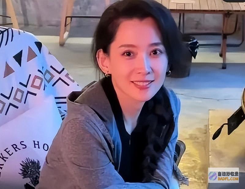 8岁女儿初次出面为坚持身体一口没吃森林北母女