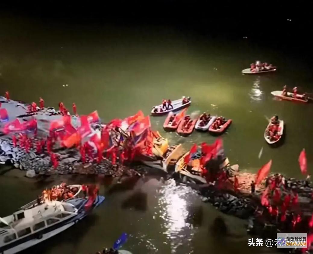 摇旗庆贺！评论区那些人凭什么吐槽 翻车了！洞庭湖封堵成功 (摇旗视频)