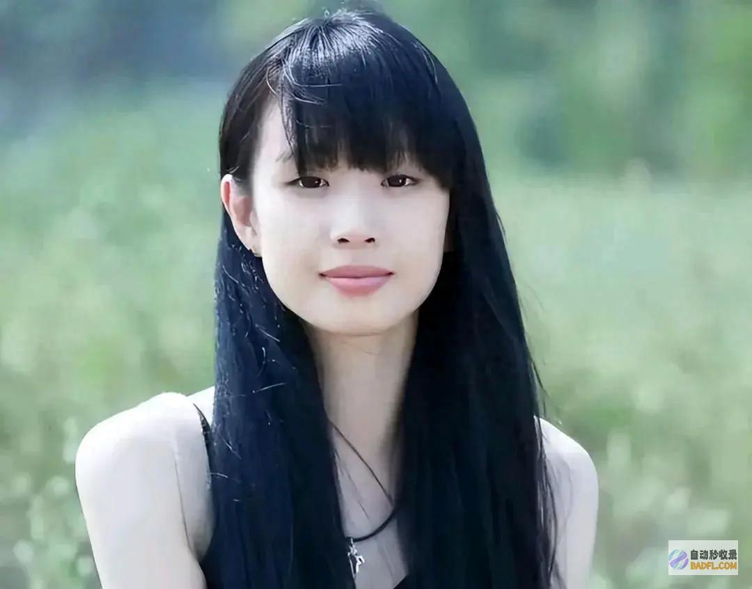32岁李梦真空上阵 简直全裸 网友直呼太大胆 这跟不穿有啥区别 (李梦真实年龄)